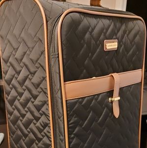 Carry on luggage 21"